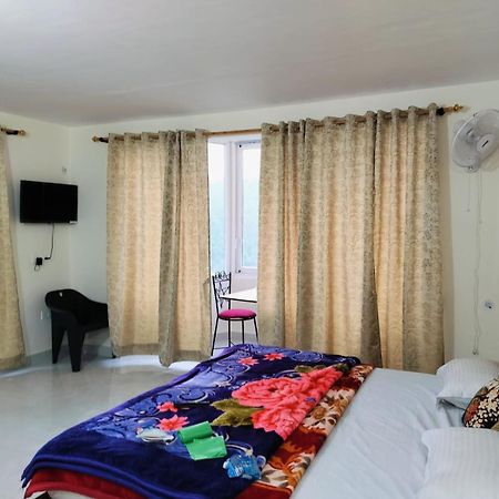 Elphinstone Inn Almora Luaran gambar
