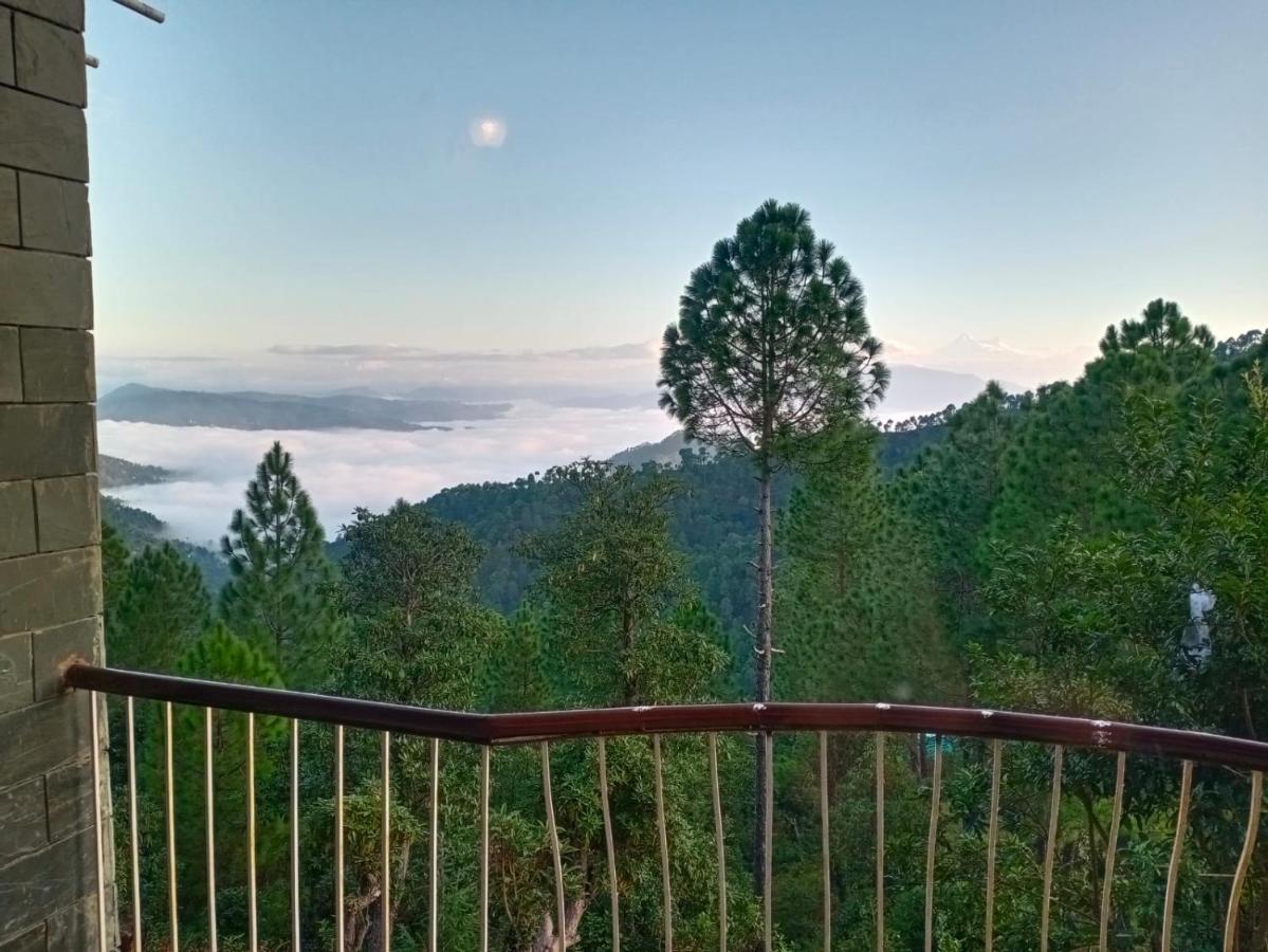 Elphinstone Inn Almora Luaran gambar
