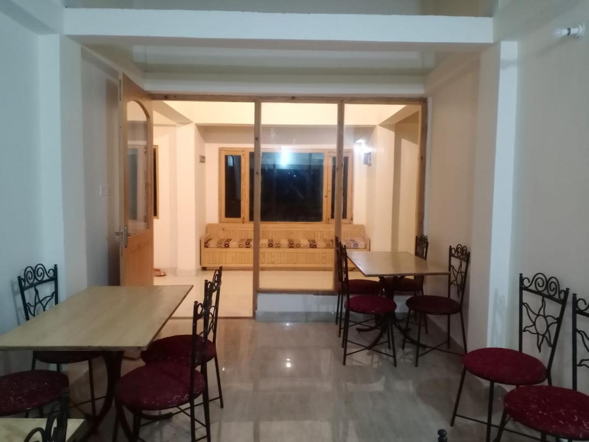 Elphinstone Inn Almora Luaran gambar