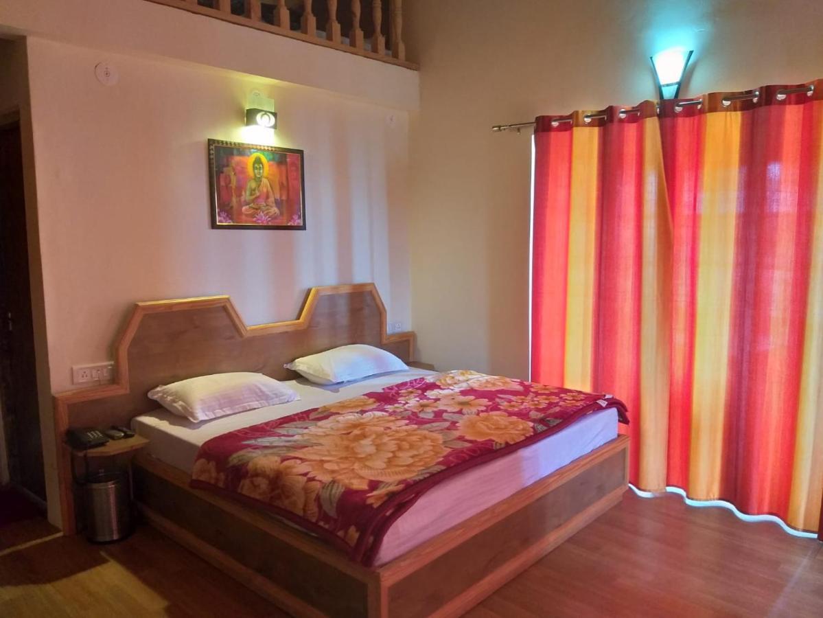 Elphinstone Inn Almora Luaran gambar