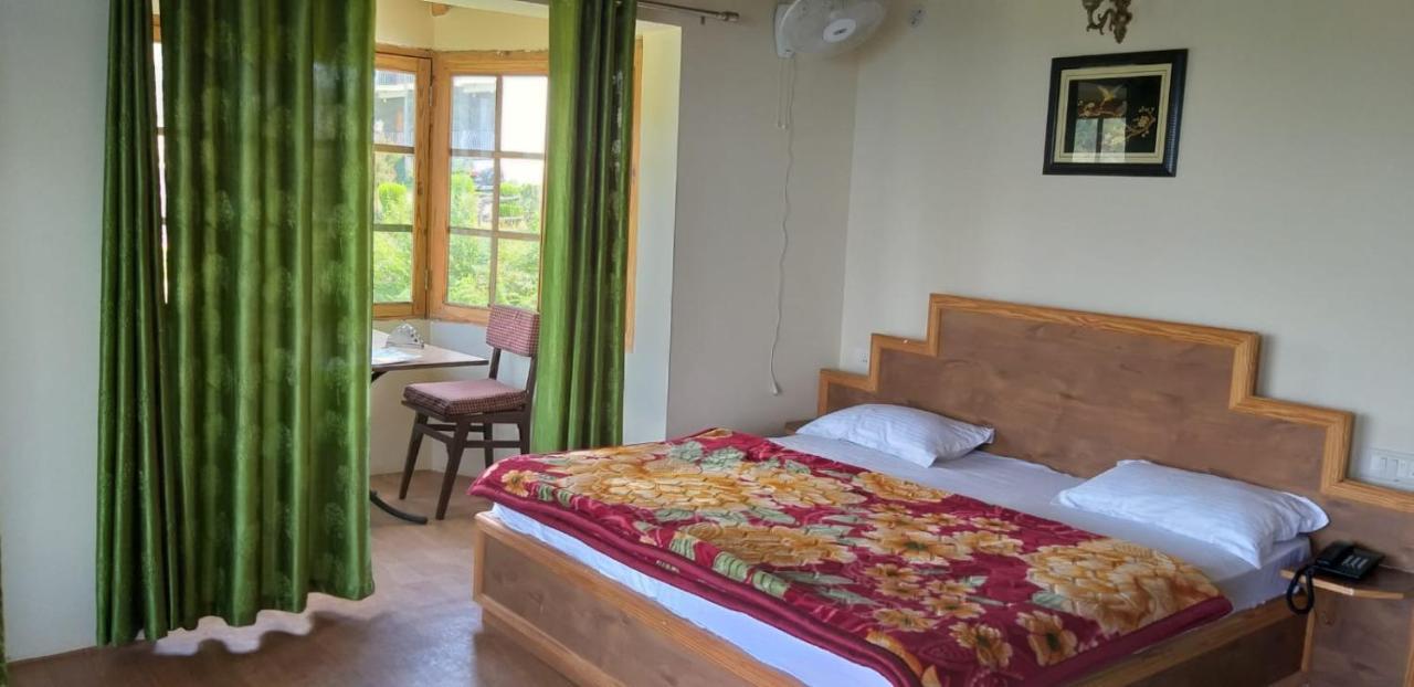 Elphinstone Inn Almora Luaran gambar