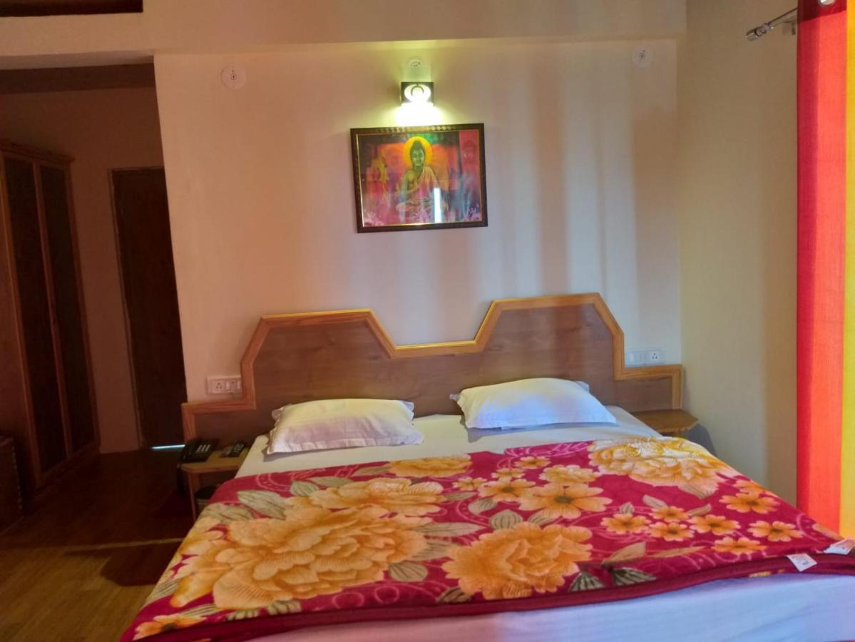 Elphinstone Inn Almora Luaran gambar