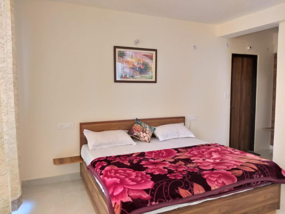 Elphinstone Inn Almora Luaran gambar