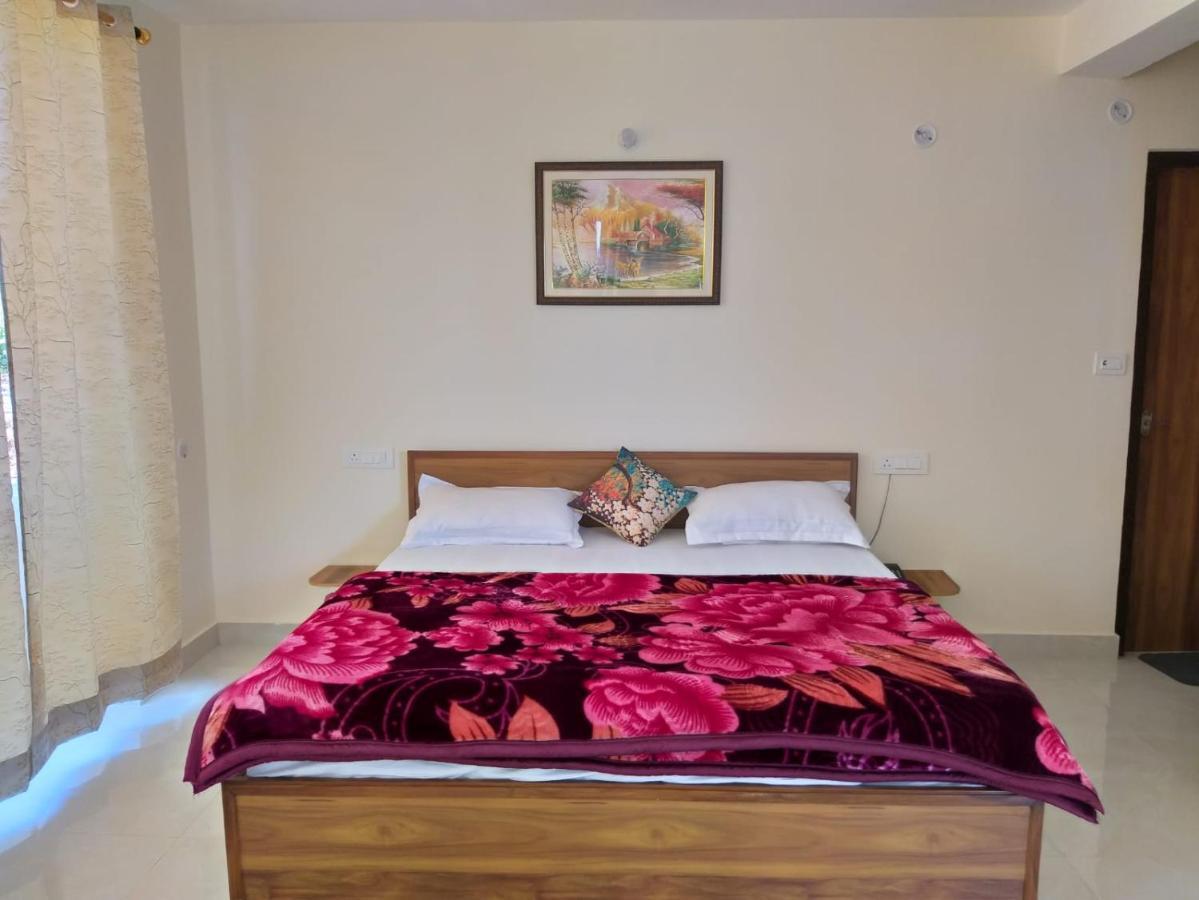 Elphinstone Inn Almora Luaran gambar
