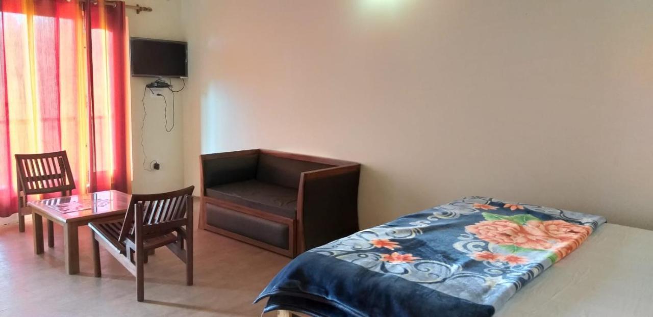 Elphinstone Inn Almora Luaran gambar