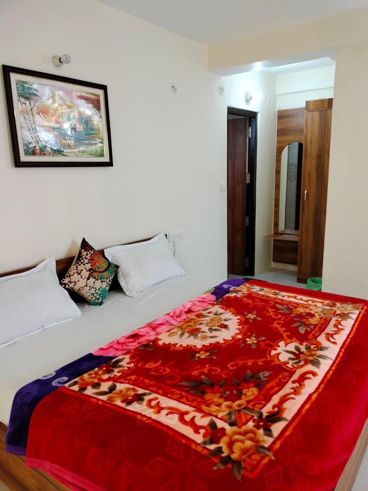 Elphinstone Inn Almora Luaran gambar
