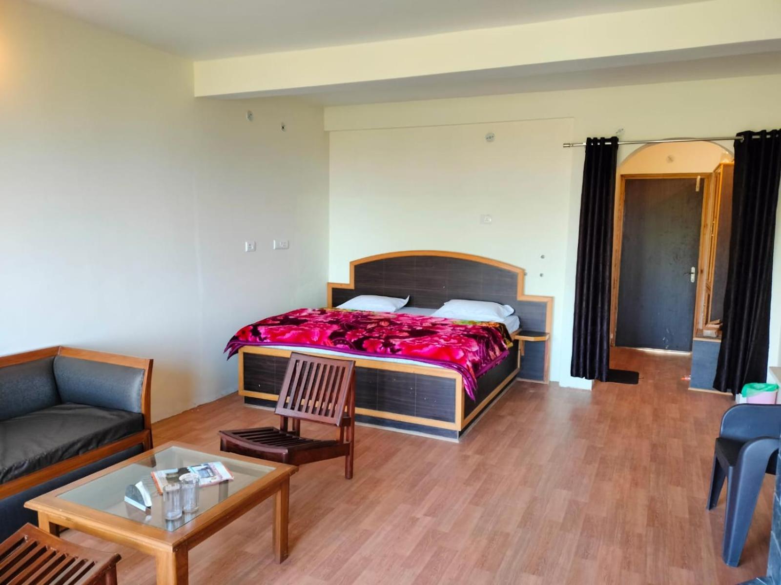 Elphinstone Inn Almora Luaran gambar