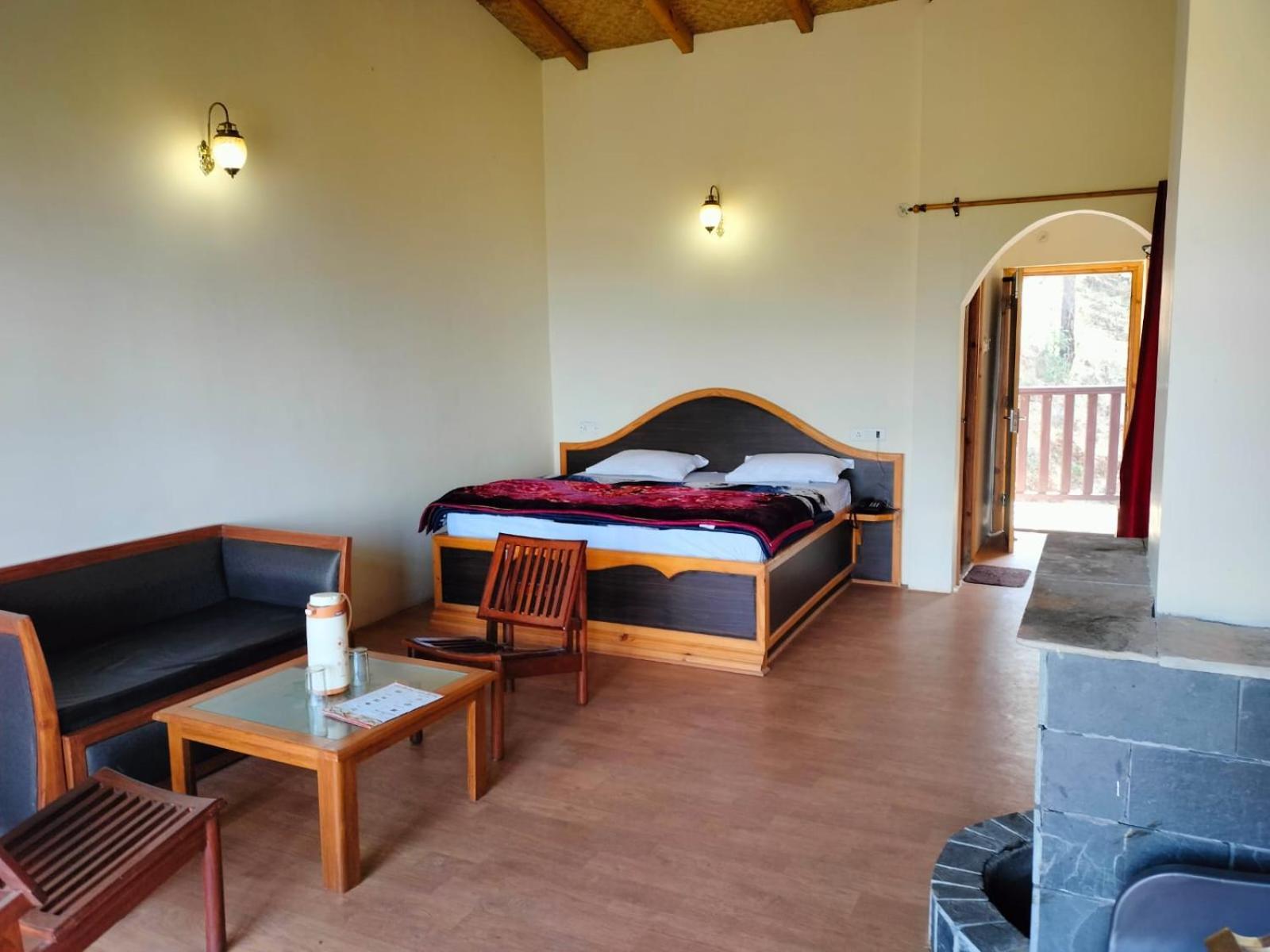 Elphinstone Inn Almora Luaran gambar