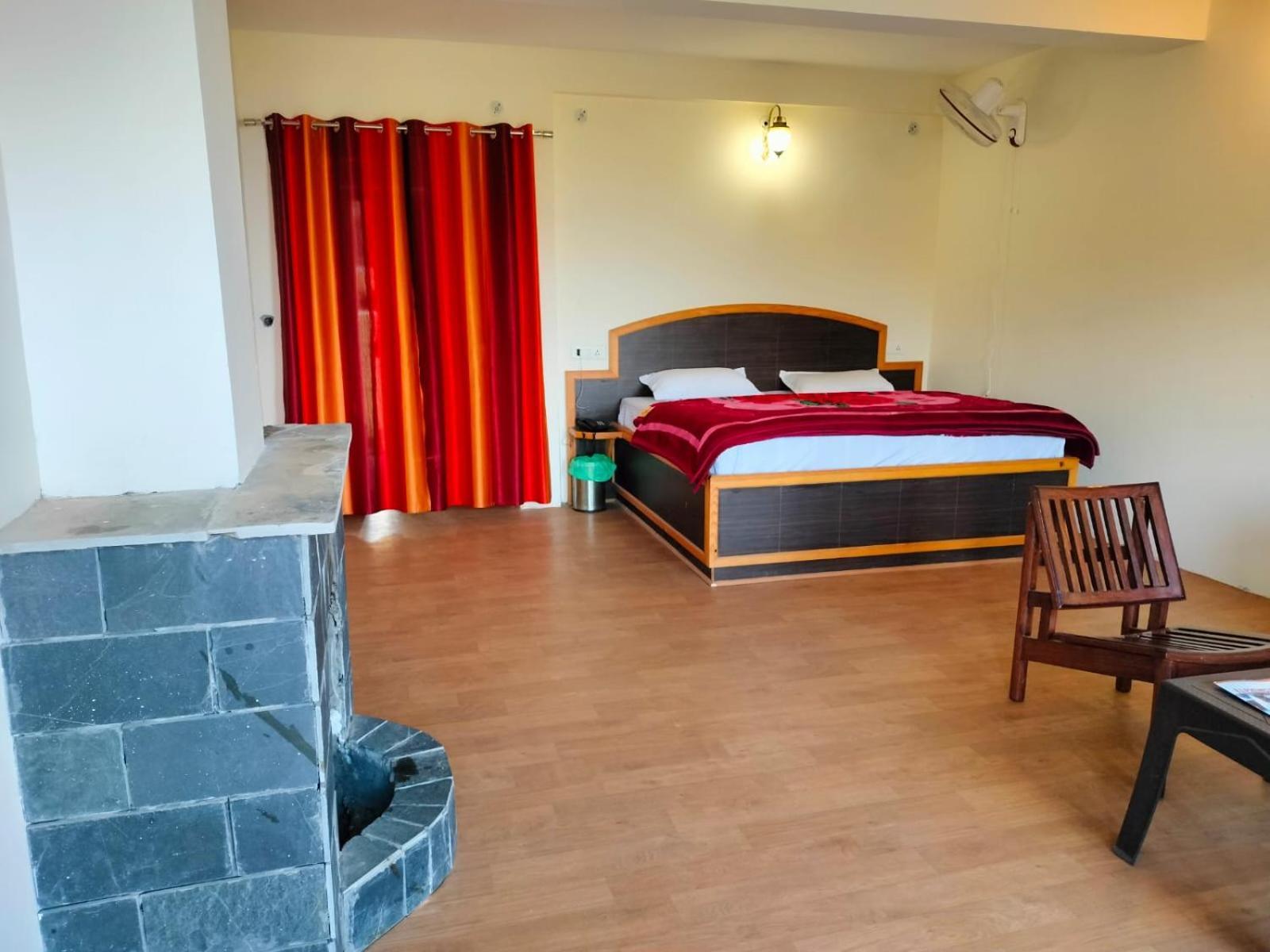 Elphinstone Inn Almora Luaran gambar