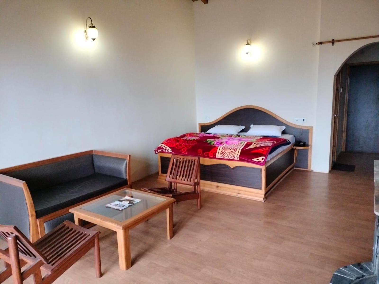 Elphinstone Inn Almora Luaran gambar