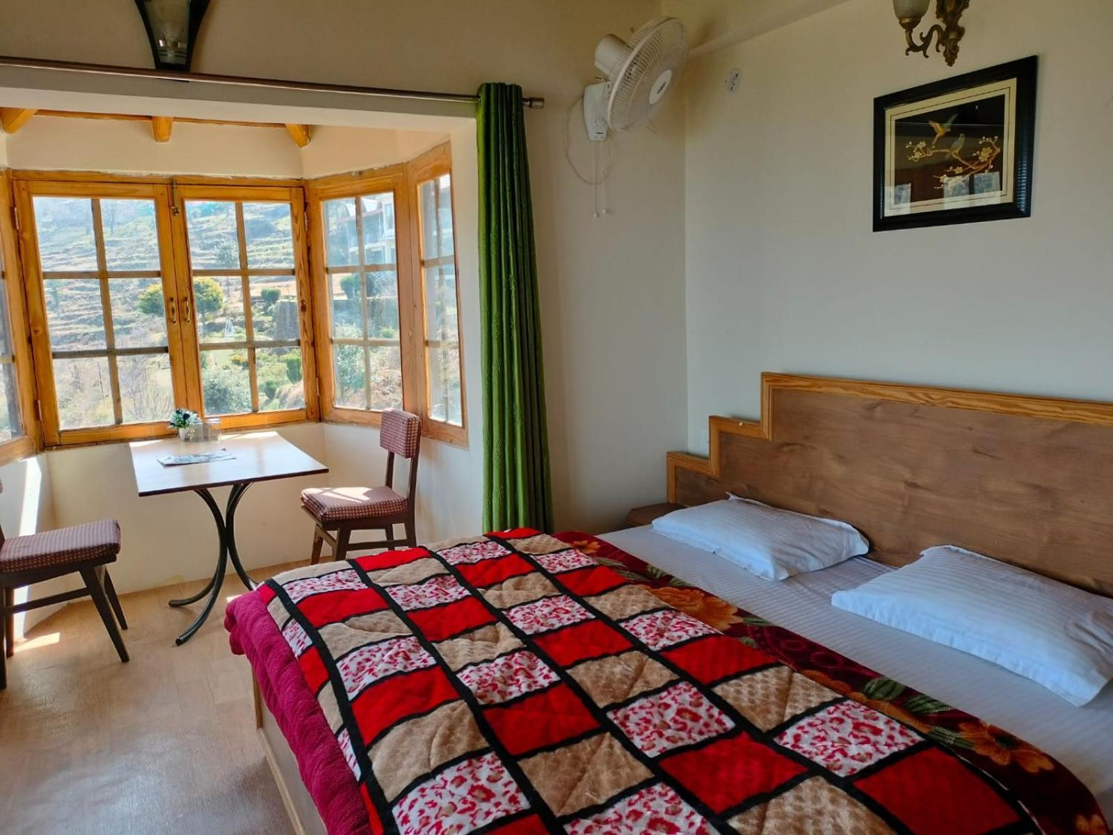 Elphinstone Inn Almora Luaran gambar