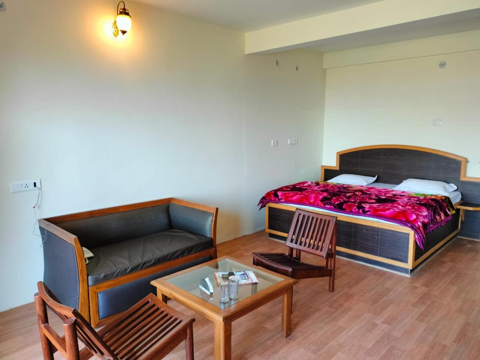 Elphinstone Inn Almora Luaran gambar