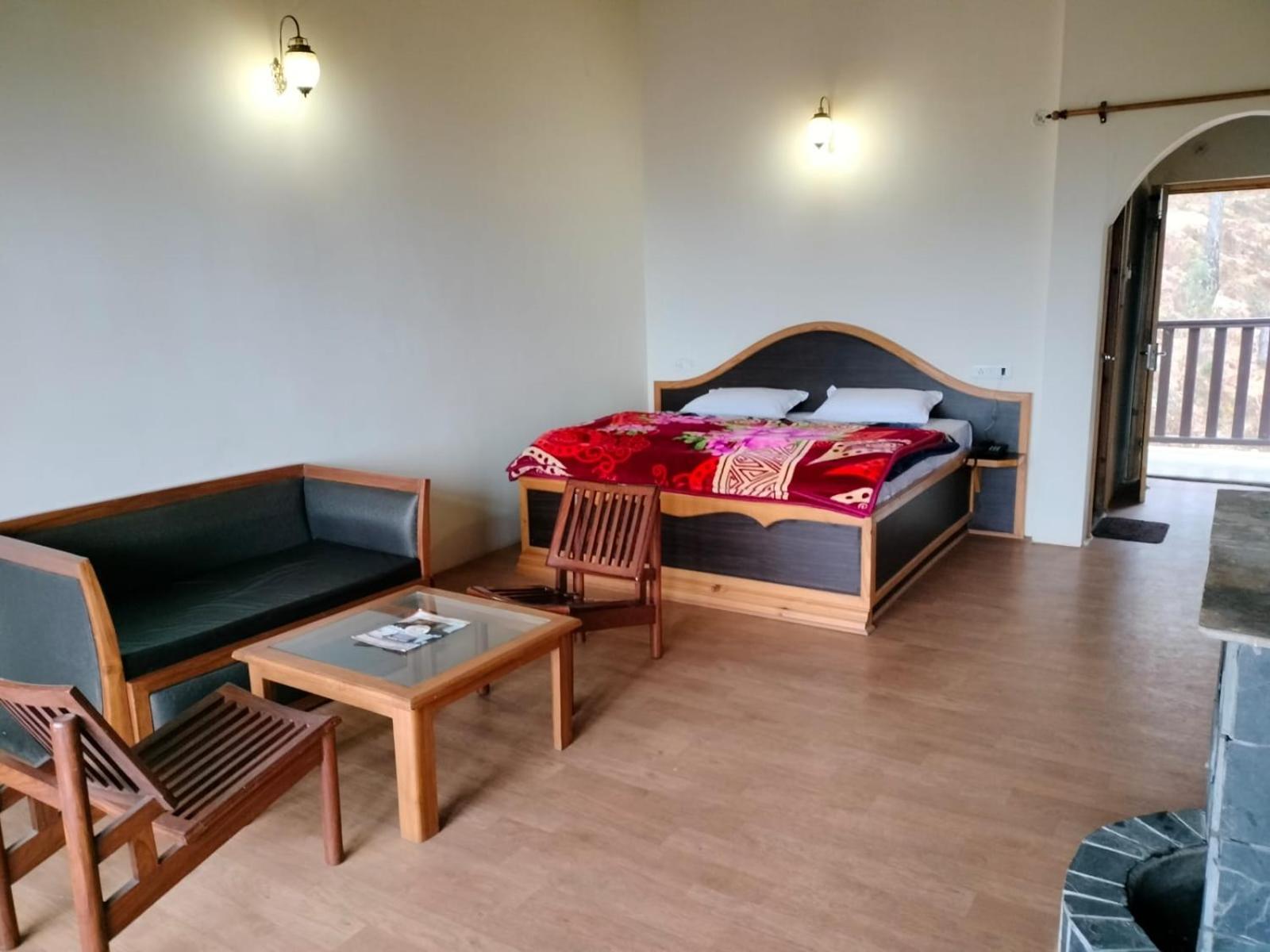 Elphinstone Inn Almora Luaran gambar