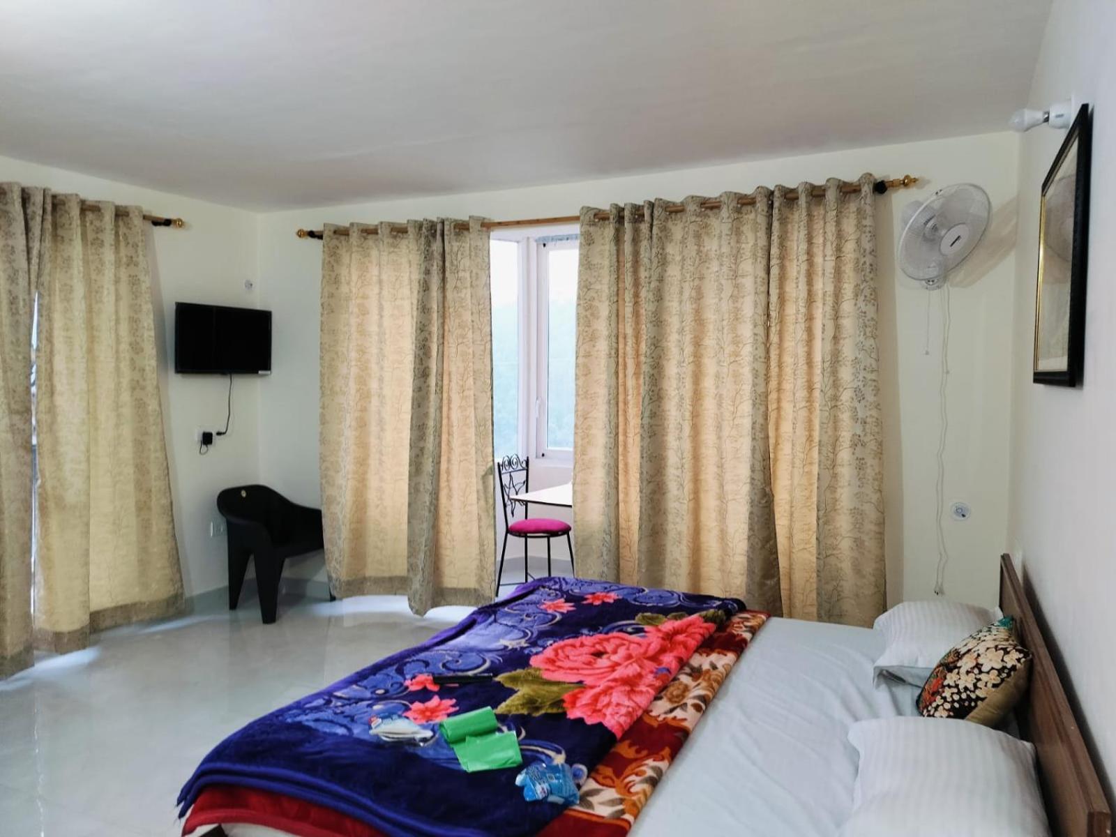 Elphinstone Inn Almora Luaran gambar
