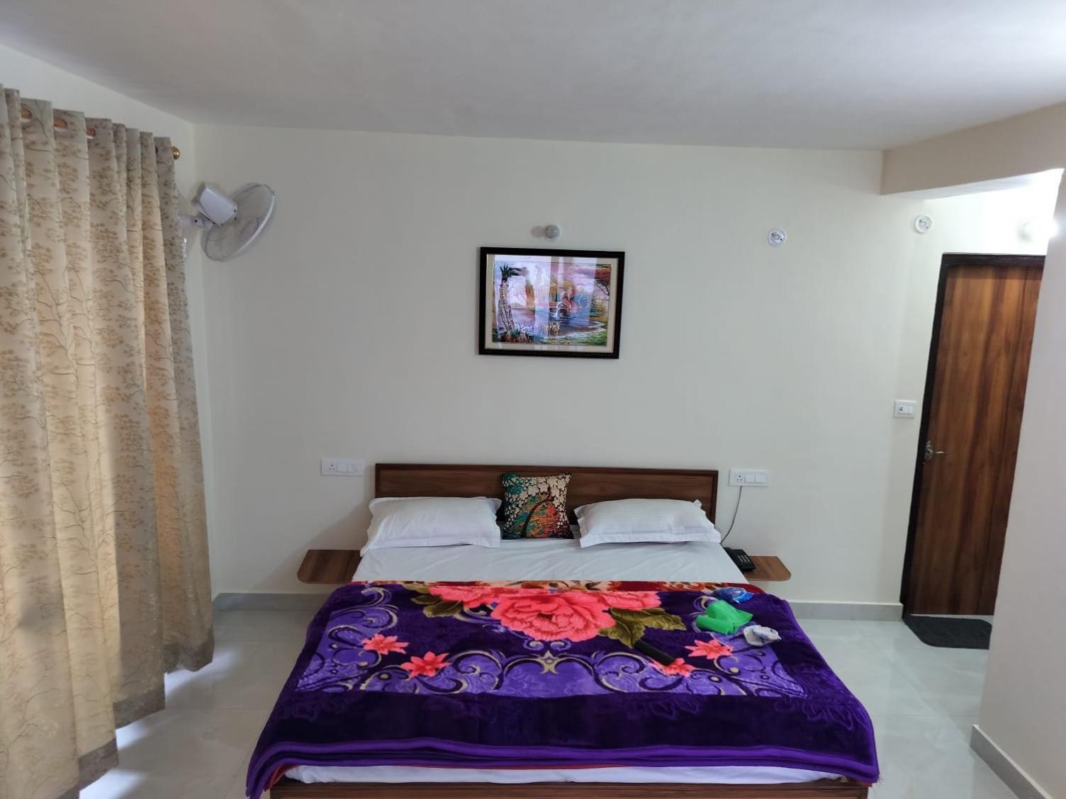 Elphinstone Inn Almora Luaran gambar