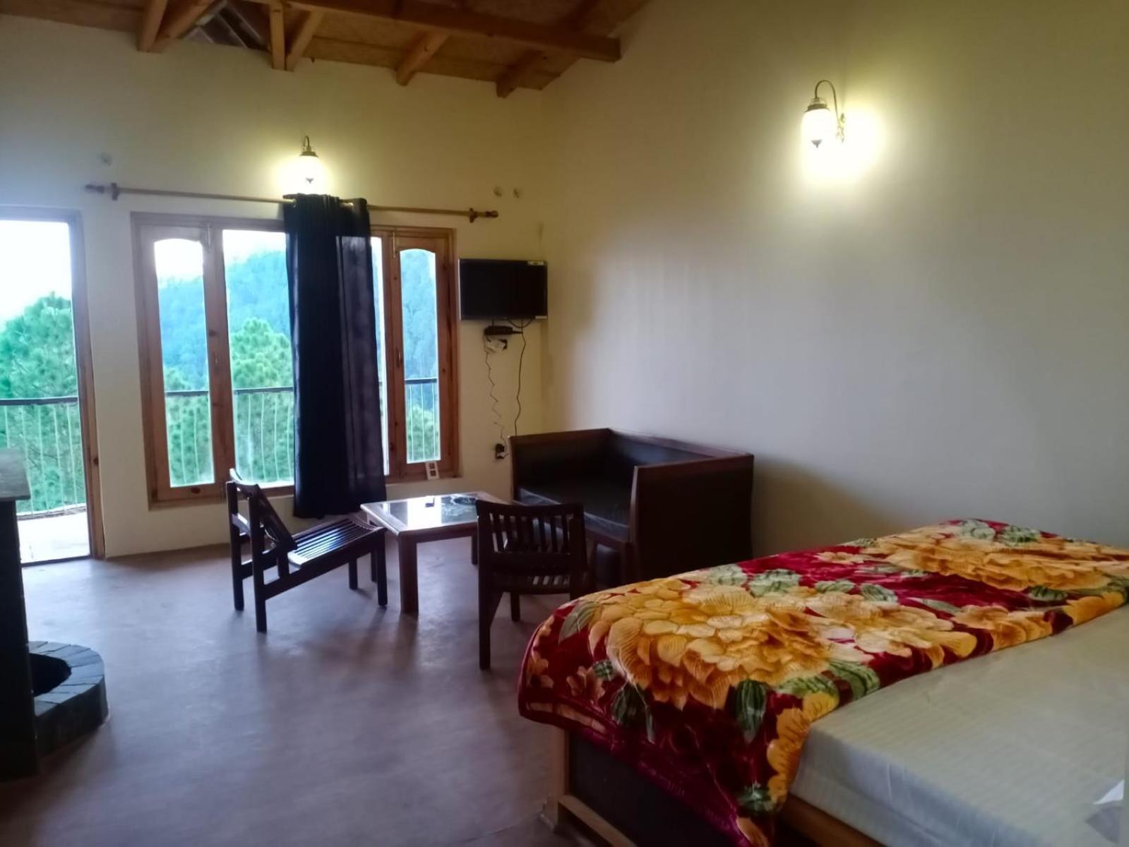Elphinstone Inn Almora Luaran gambar